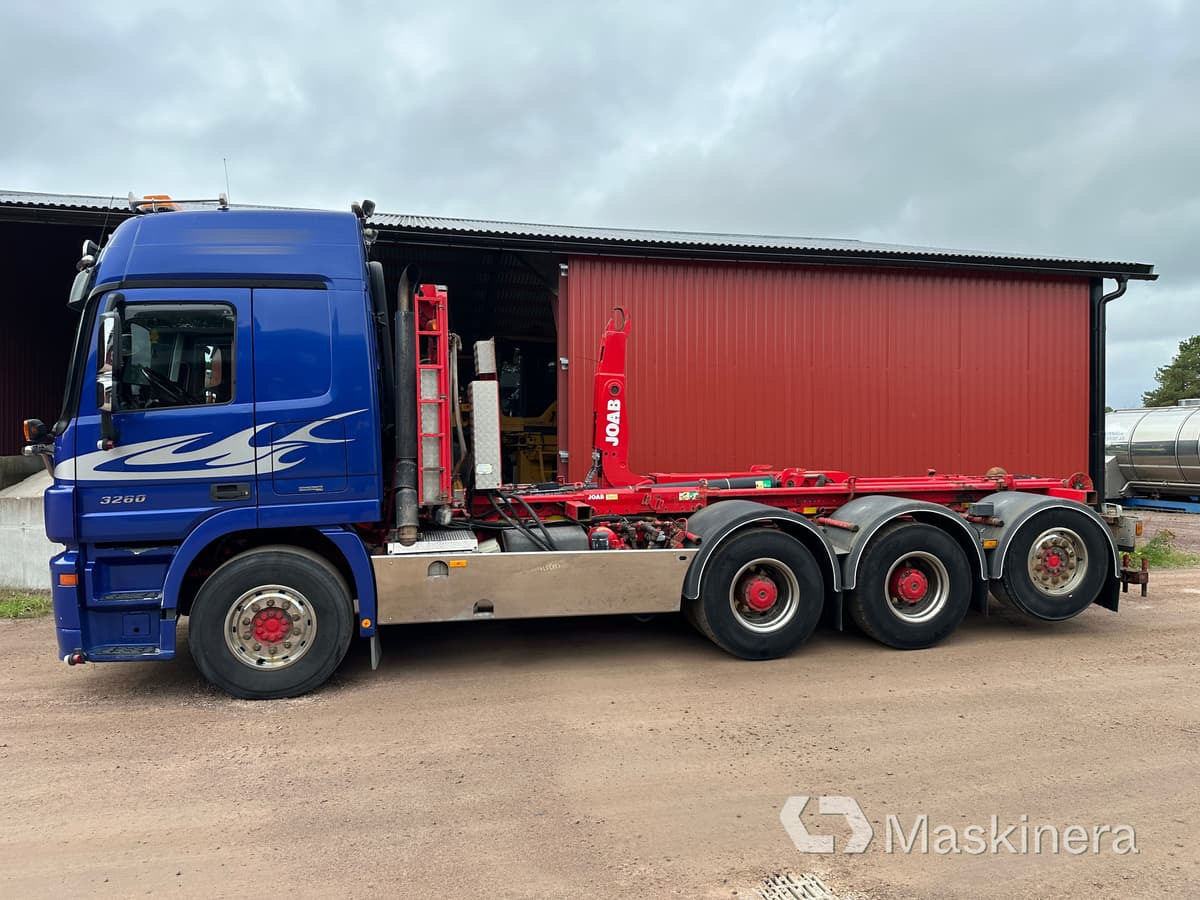 Mercedes Benz 930.24 3260L Krokbil Mercedes Benz 3260L med Cameleont - Kamion s kukastom dizalicom: slika Mercedes Benz 930.24 3260L Krokbil Mercedes Benz 3260L med Cameleont - Kamion s kukastom dizalicom Mercedes Benz 930.24 3260L Krokbil Mercedes Benz 3260L med Cameleont - Kamion s kukastom dizalicom: slika Mercedes Benz 930.24 3260L Krokbil Mercedes Benz 3260L med Cameleont - Kamion s kukastom dizalicom