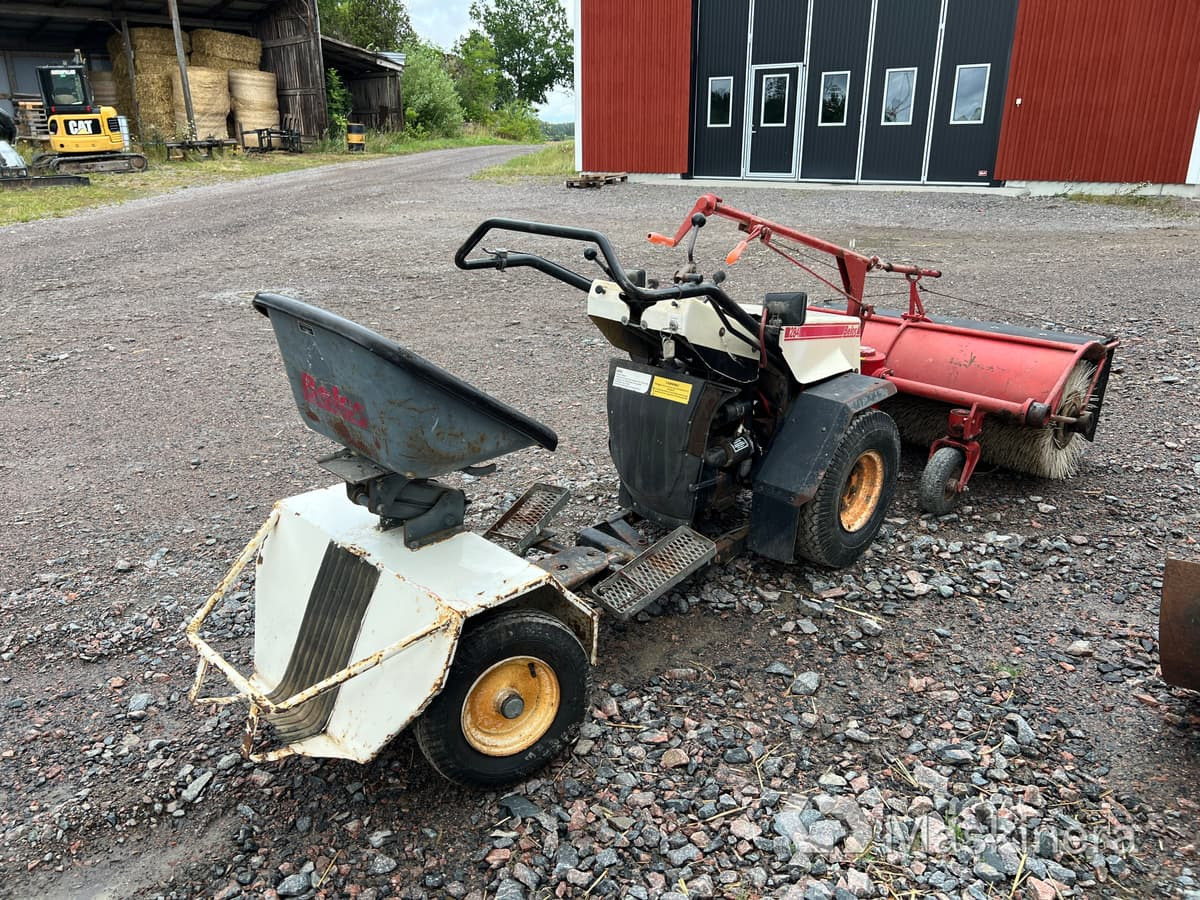 Redskapsbärare Belos 284 med redskap - Namjenska/ Posebna vozila: slika Redskapsbärare Belos 284 med redskap - Namjenska/ Posebna vozila Redskapsbärare Belos 284 med redskap - Namjenska/ Posebna vozila: slika Redskapsbärare Belos 284 med redskap - Namjenska/ Posebna vozila