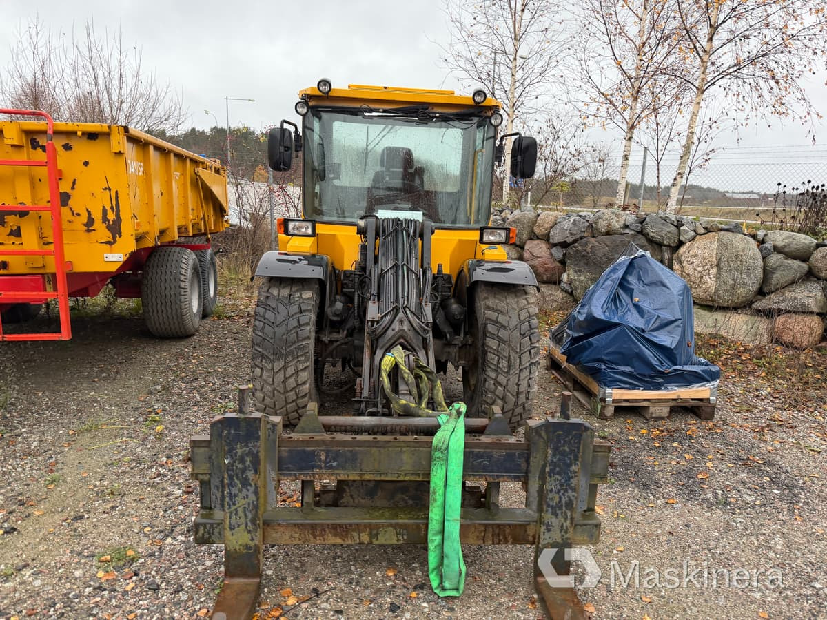 Redskapsbärare Lundberg 4200 LS Teleskop (Repobjekt) - Utovarivač na kotačima: slika Redskapsbärare Lundberg 4200 LS Teleskop (Repobjekt) - Utovarivač na kotačima Redskapsbärare Lundberg 4200 LS Teleskop (Repobjekt) - Utovarivač na kotačima: slika Redskapsbärare Lundberg 4200 LS Teleskop (Repobjekt) - Utovarivač na kotačima