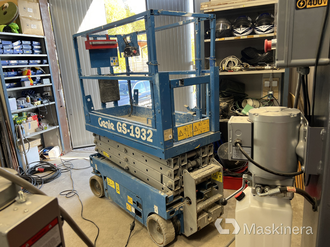 Saxlift Genie GS-1932 - Škarasta podizna platforma: slika Saxlift Genie GS-1932 - Škarasta podizna platforma Saxlift Genie GS-1932 - Škarasta podizna platforma: slika Saxlift Genie GS-1932 - Škarasta podizna platforma