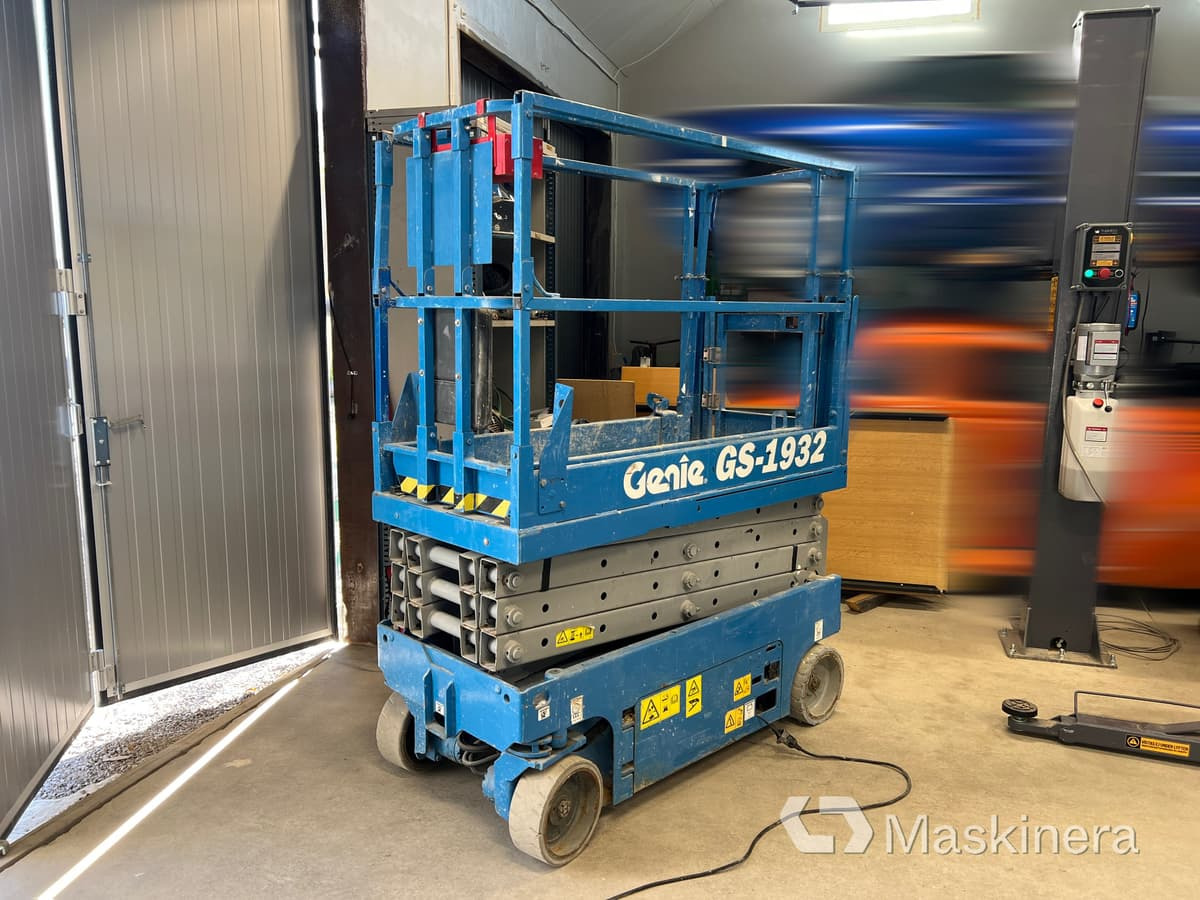 Saxlift Genie GS-1932 - Škarasta podizna platforma: slika Saxlift Genie GS-1932 - Škarasta podizna platforma Saxlift Genie GS-1932 - Škarasta podizna platforma: slika Saxlift Genie GS-1932 - Škarasta podizna platforma