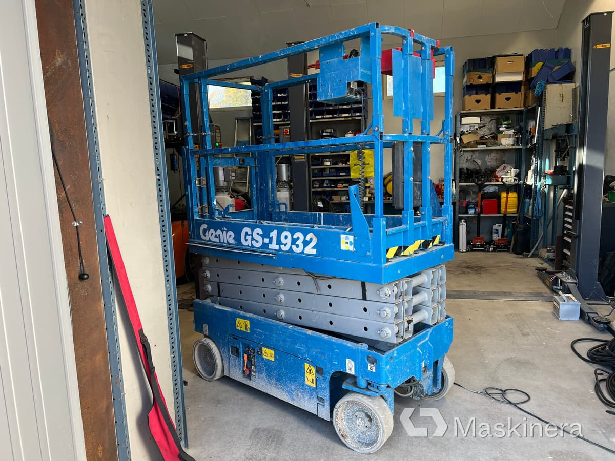 Saxlift Genie GS-1932 - Škarasta podizna platforma: slika Saxlift Genie GS-1932 - Škarasta podizna platforma Saxlift Genie GS-1932 - Škarasta podizna platforma: slika Saxlift Genie GS-1932 - Škarasta podizna platforma