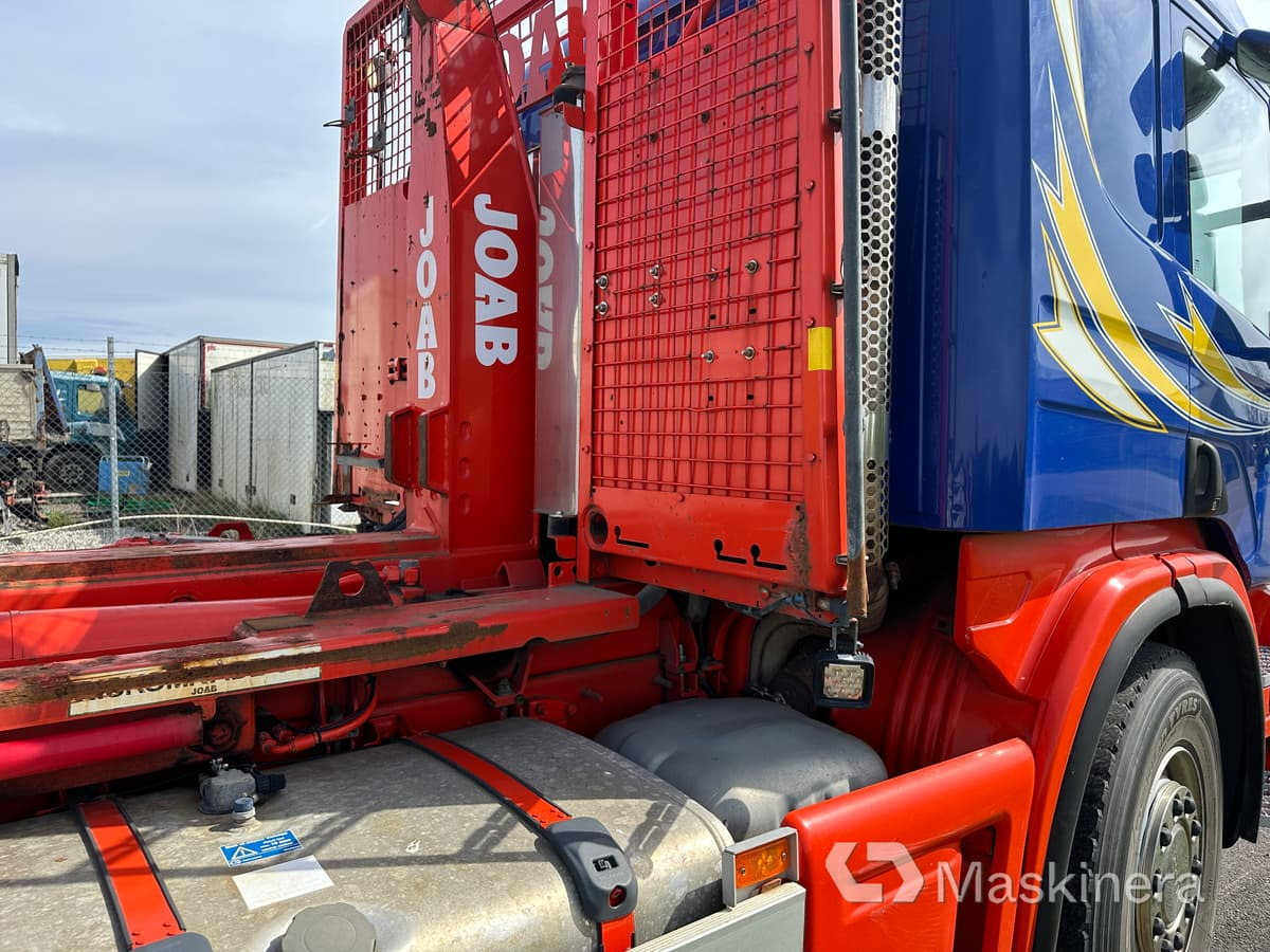 Kamion s kukastom dizalicom Scania P400LB6X2*4HNB Lastväxlare Scania P400 6X2*4: slika Kamion s kukastom dizalicom Scania P400LB6X2*4HNB Lastväxlare Scania P400 6X2*4