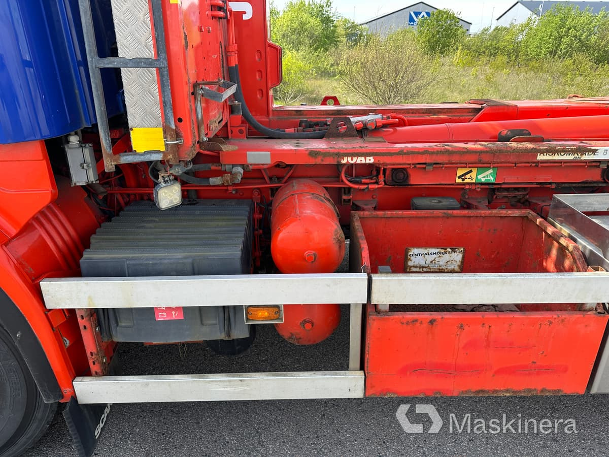 Kamion s kukastom dizalicom Scania P400LB6X2*4HNB Lastväxlare Scania P400 6X2*4: slika Kamion s kukastom dizalicom Scania P400LB6X2*4HNB Lastväxlare Scania P400 6X2*4