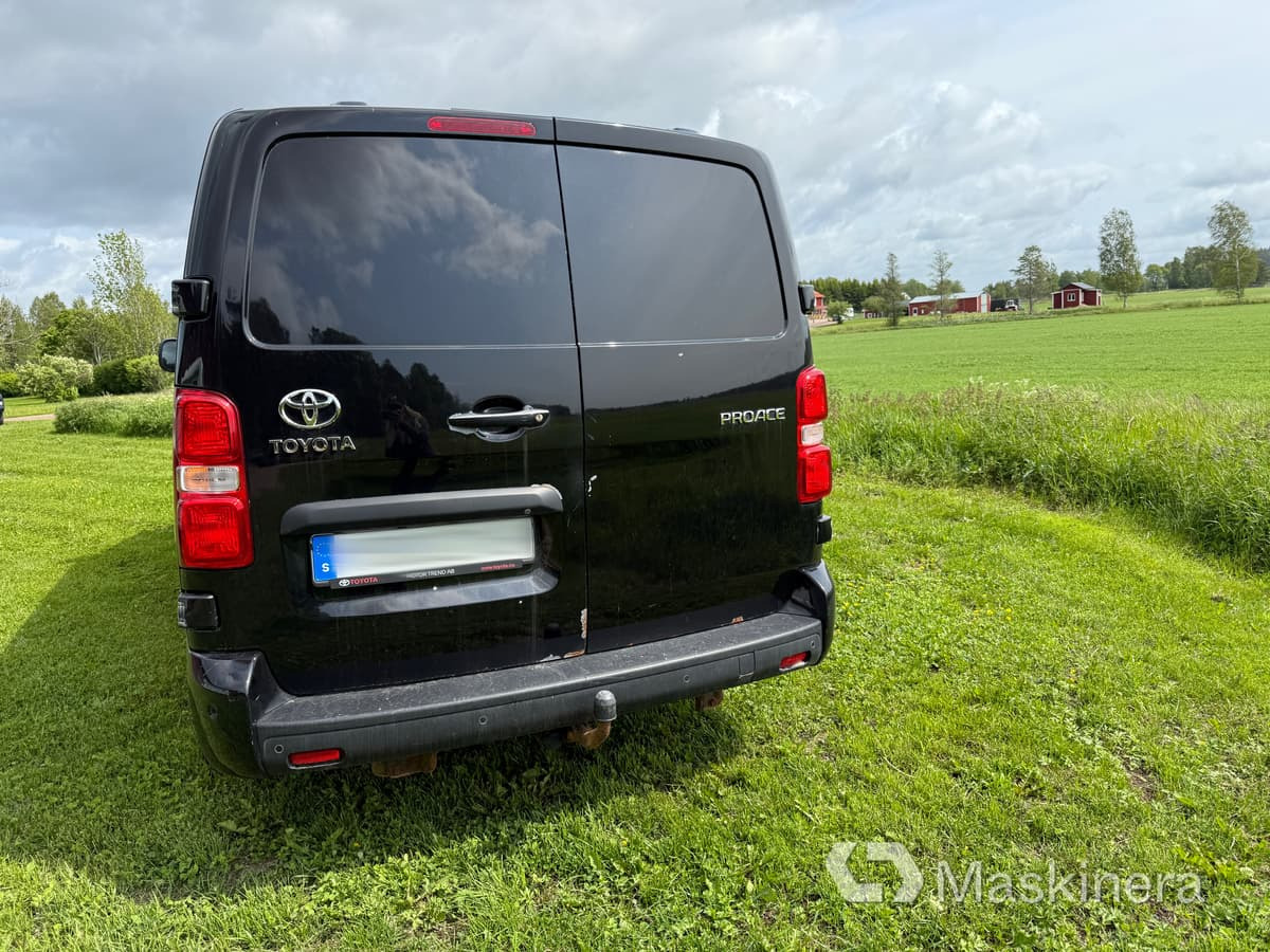 Skåpbil Toyota Proace 2,0 D - Furgon: slika Skåpbil Toyota Proace 2,0 D - Furgon Skåpbil Toyota Proace 2,0 D - Furgon: slika Skåpbil Toyota Proace 2,0 D - Furgon