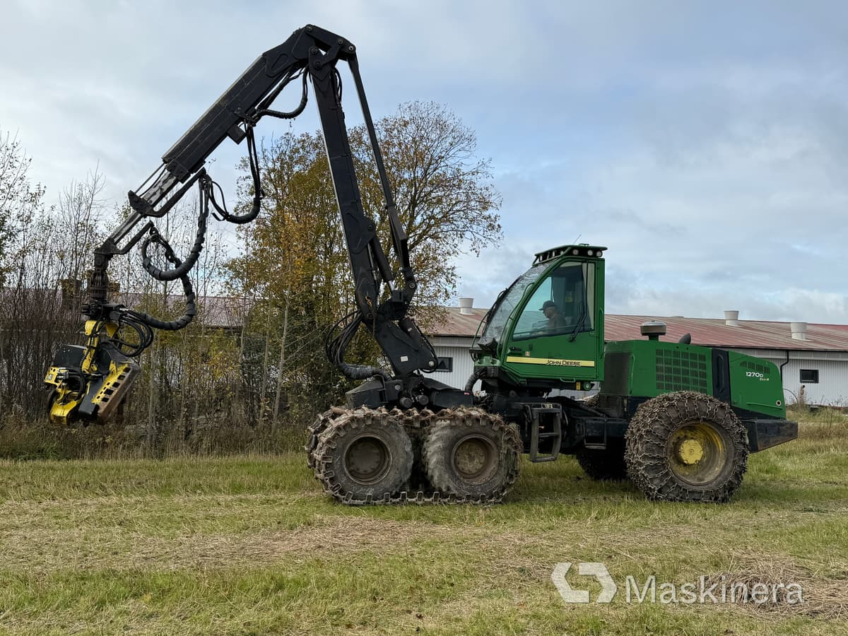 Skördare John Deere 1270D ECO III - Kombajn za šumarstvo: slika Skördare John Deere 1270D ECO III - Kombajn za šumarstvo Skördare John Deere 1270D ECO III - Kombajn za šumarstvo: slika Skördare John Deere 1270D ECO III - Kombajn za šumarstvo