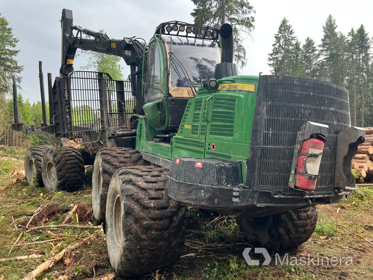 Skotare John Deere 1910G - Forvarder: slika Skotare John Deere 1910G - Forvarder Skotare John Deere 1910G - Forvarder: slika Skotare John Deere 1910G - Forvarder