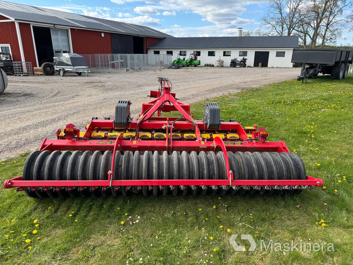 Tallrikskultivator Carrier Väderstad CR 350 - Tanjurača: slika Tallrikskultivator Carrier Väderstad CR 350 - Tanjurača Tallrikskultivator Carrier Väderstad CR 350 - Tanjurača: slika Tallrikskultivator Carrier Väderstad CR 350 - Tanjurača
