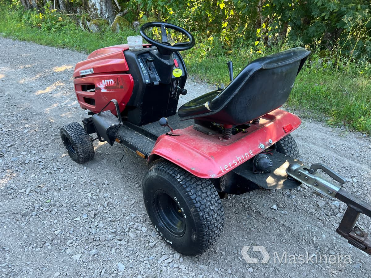 Zakup  Trädgårdstraktor MTD B/115 med tippvagn Trädgårdstraktor MTD B/115 med tippvagn: slika Zakup  Trädgårdstraktor MTD B/115 med tippvagn Trädgårdstraktor MTD B/115 med tippvagn
