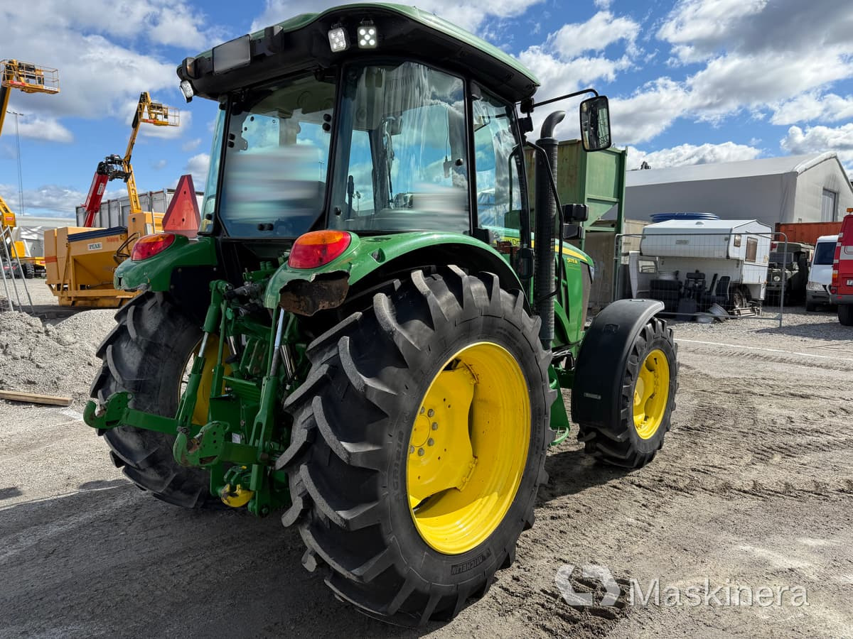 Traktor John Deere 5075M med snöutrustning - Traktor: slika Traktor John Deere 5075M med snöutrustning - Traktor Traktor John Deere 5075M med snöutrustning - Traktor: slika Traktor John Deere 5075M med snöutrustning - Traktor
