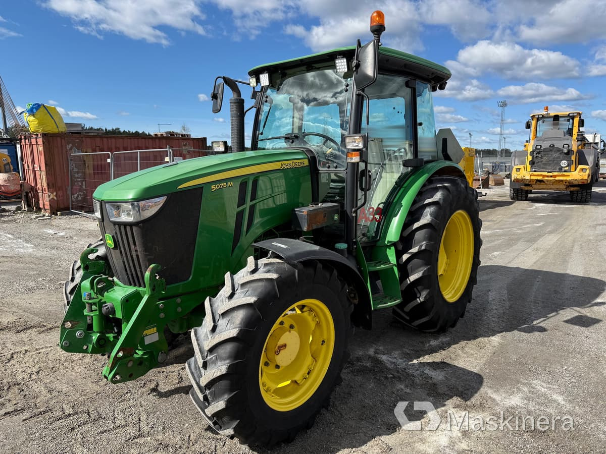 Traktor John Deere 5075M med snöutrustning - Traktor: slika Traktor John Deere 5075M med snöutrustning - Traktor Traktor John Deere 5075M med snöutrustning - Traktor: slika Traktor John Deere 5075M med snöutrustning - Traktor