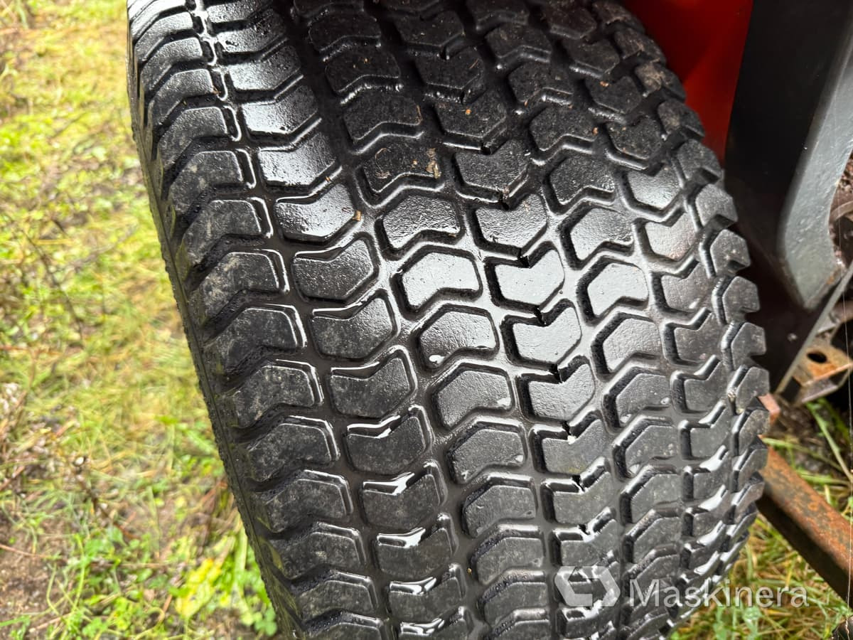 Traktor Traktor Kubota B2100 med Vikplog & Sandspridare: slika Traktor Traktor Kubota B2100 med Vikplog & Sandspridare Traktor Traktor Kubota B2100 med Vikplog & Sandspridare: slika Traktor Traktor Kubota B2100 med Vikplog & Sandspridare