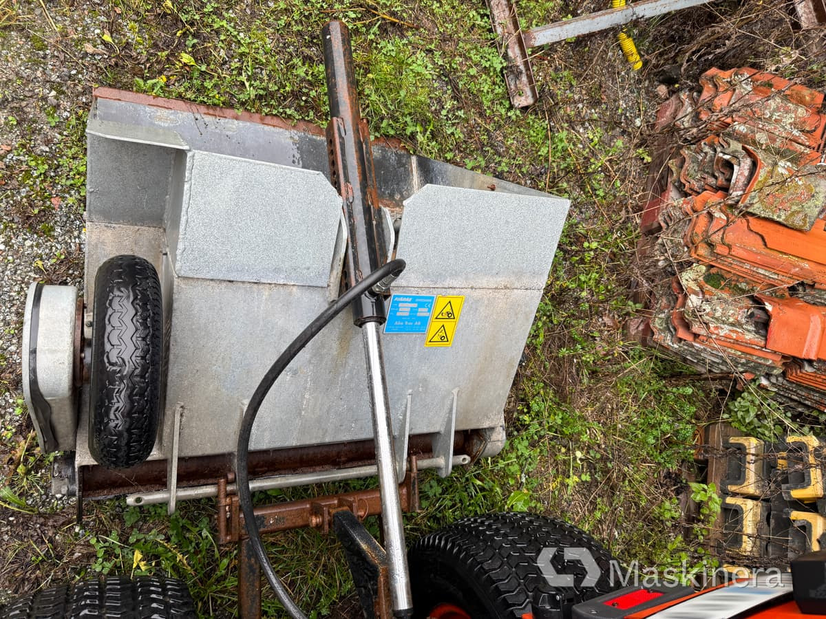 Traktor Traktor Kubota B2100 med Vikplog & Sandspridare: slika Traktor Traktor Kubota B2100 med Vikplog & Sandspridare Traktor Traktor Kubota B2100 med Vikplog & Sandspridare: slika Traktor Traktor Kubota B2100 med Vikplog & Sandspridare