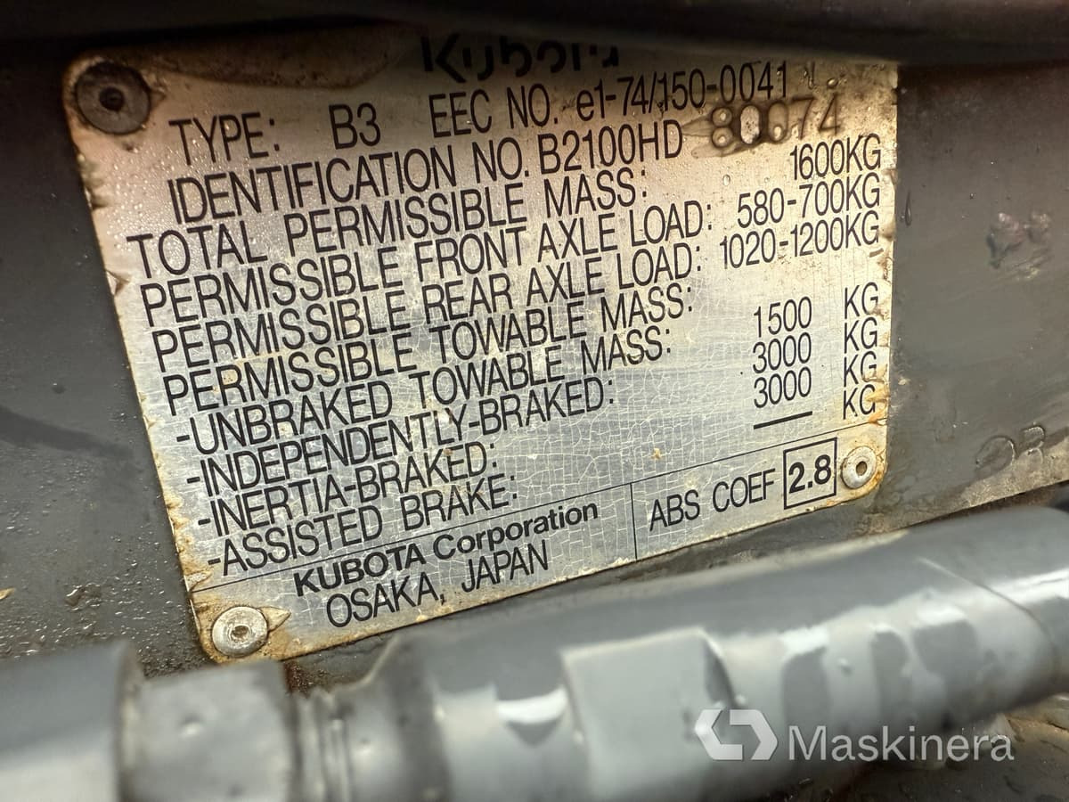 Traktor Traktor Kubota B2100 med Vikplog & Sandspridare: slika Traktor Traktor Kubota B2100 med Vikplog & Sandspridare Traktor Traktor Kubota B2100 med Vikplog & Sandspridare: slika Traktor Traktor Kubota B2100 med Vikplog & Sandspridare