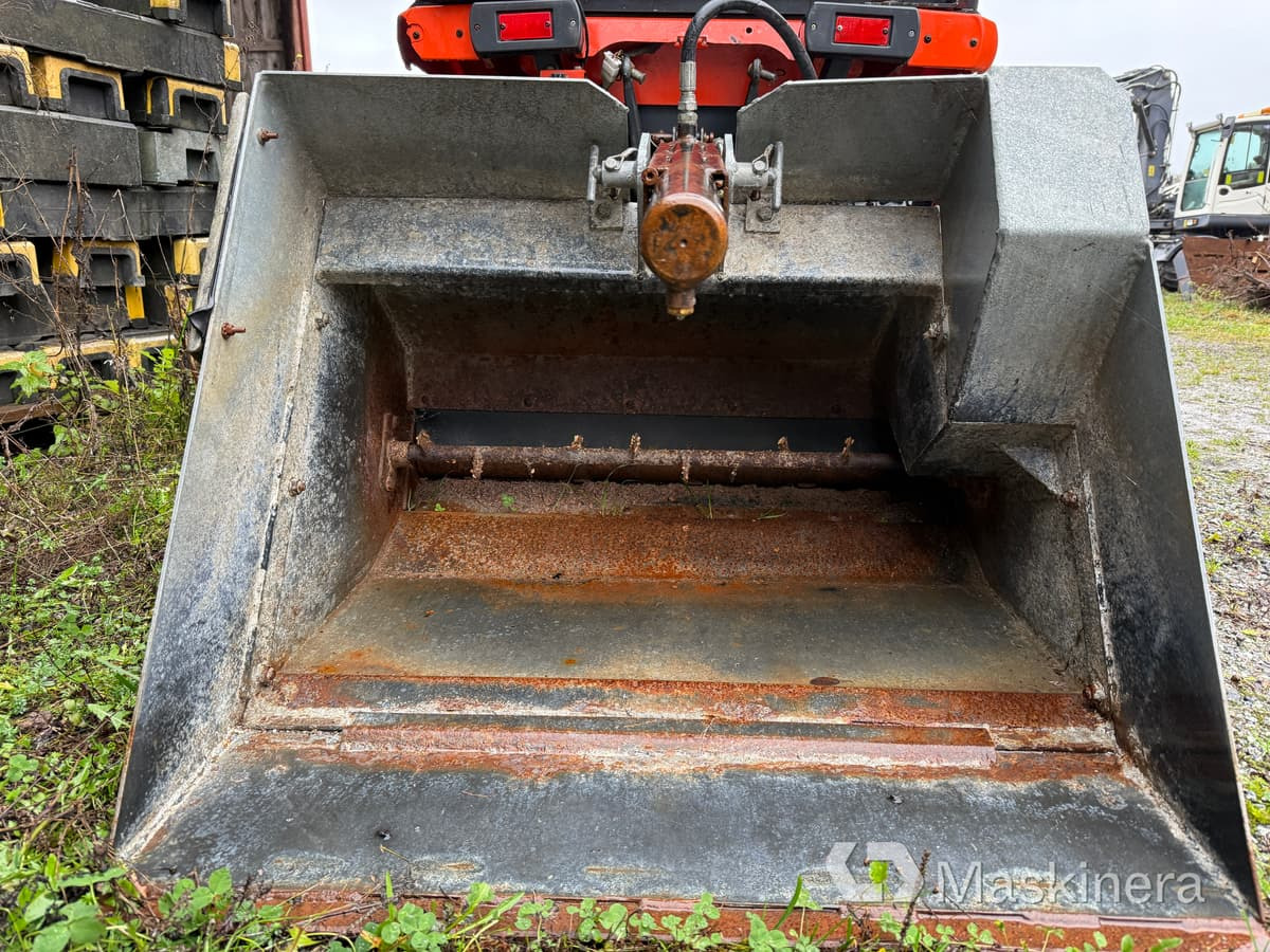 Traktor Traktor Kubota B2100 med Vikplog & Sandspridare: slika Traktor Traktor Kubota B2100 med Vikplog & Sandspridare Traktor Traktor Kubota B2100 med Vikplog & Sandspridare: slika Traktor Traktor Kubota B2100 med Vikplog & Sandspridare