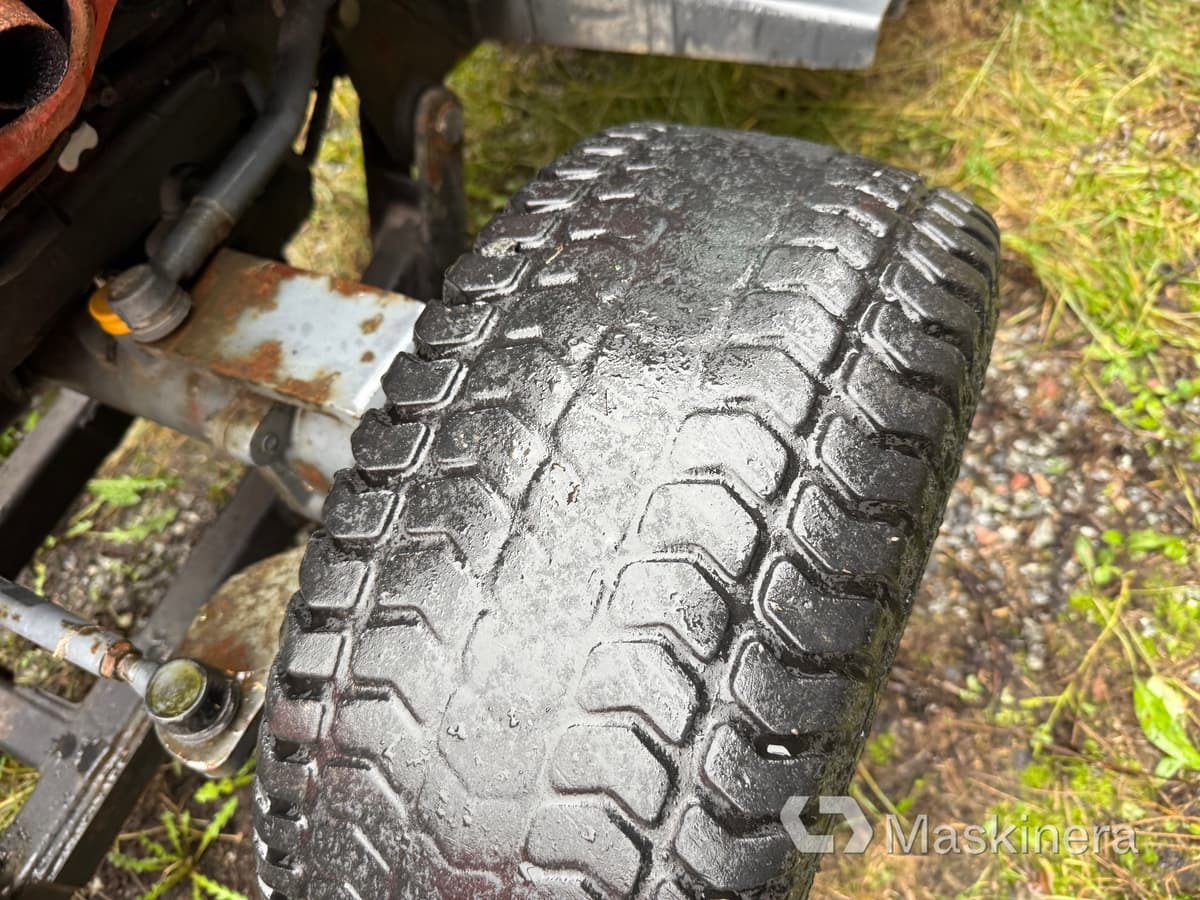 Traktor Traktor Kubota B2100 med Vikplog & Sandspridare: slika Traktor Traktor Kubota B2100 med Vikplog & Sandspridare Traktor Traktor Kubota B2100 med Vikplog & Sandspridare: slika Traktor Traktor Kubota B2100 med Vikplog & Sandspridare