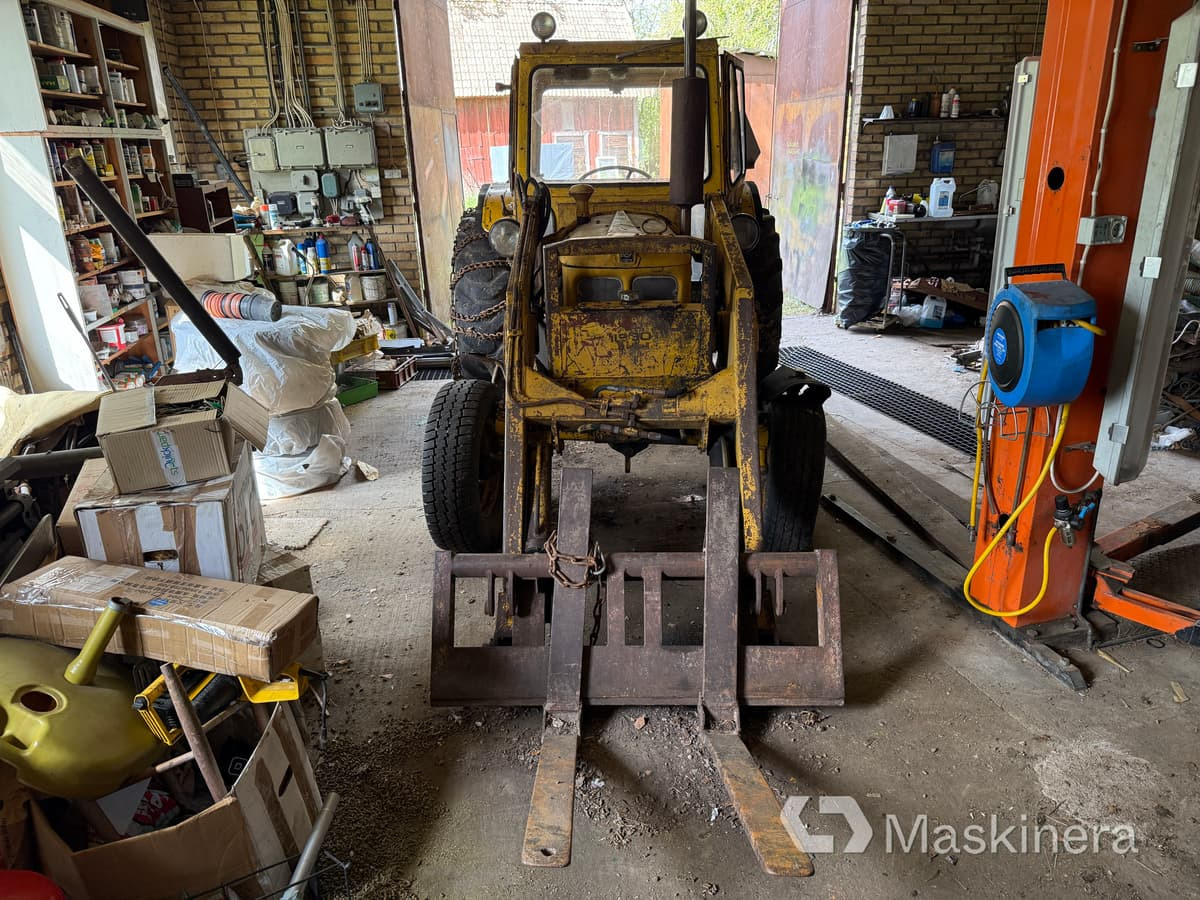 Traktor Volvo BM 400 med lastare (Rep. objekt) - Traktor: slika Traktor Volvo BM 400 med lastare (Rep. objekt) - Traktor Traktor Volvo BM 400 med lastare (Rep. objekt) - Traktor: slika Traktor Volvo BM 400 med lastare (Rep. objekt) - Traktor