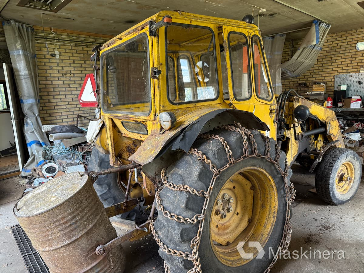 Traktor Volvo BM 400 med lastare (Rep. objekt) - Traktor: slika Traktor Volvo BM 400 med lastare (Rep. objekt) - Traktor Traktor Volvo BM 400 med lastare (Rep. objekt) - Traktor: slika Traktor Volvo BM 400 med lastare (Rep. objekt) - Traktor