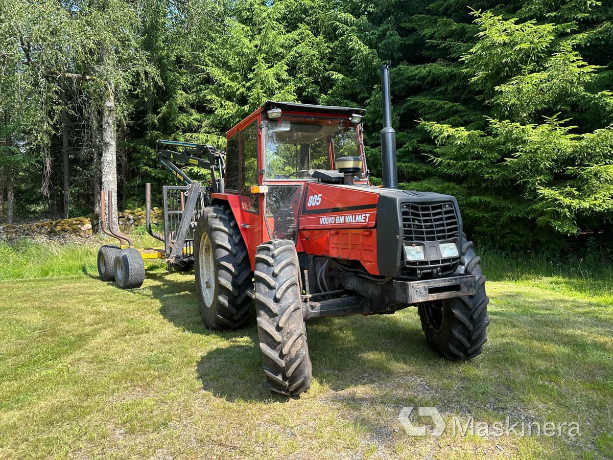 Traktor Volvo BM 805-4 med skogsvagn och kran - Traktor, Traktorska šumska prikolica: slika Traktor Volvo BM 805-4 med skogsvagn och kran - Traktor, Traktorska šumska prikolica Traktor Volvo BM 805-4 med skogsvagn och kran - Traktor, Traktorska šumska prikolica: slika Traktor Volvo BM 805-4 med skogsvagn och kran - Traktor, Traktorska šumska prikolica