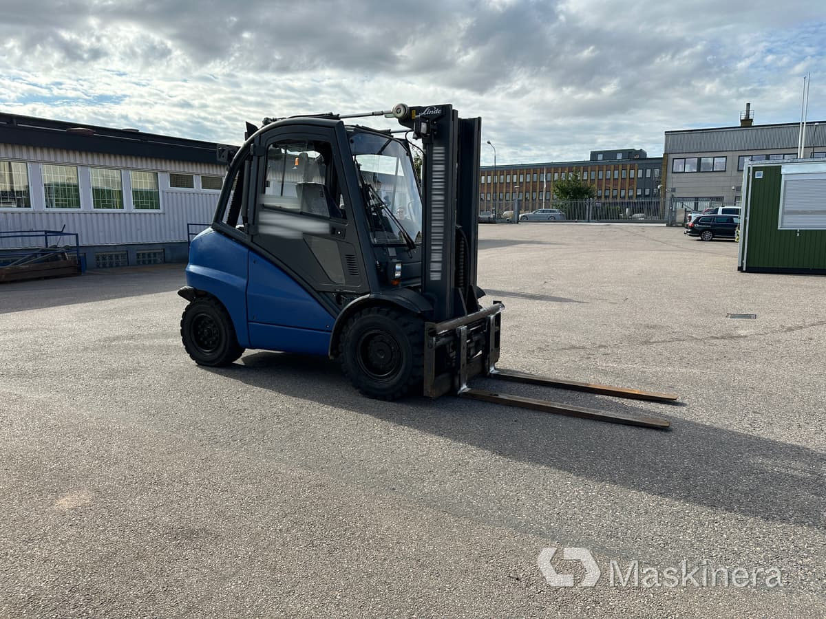 Truck Linde H50D Triplex - Diesel viličar: slika Truck Linde H50D Triplex - Diesel viličar Truck Linde H50D Triplex - Diesel viličar: slika Truck Linde H50D Triplex - Diesel viličar