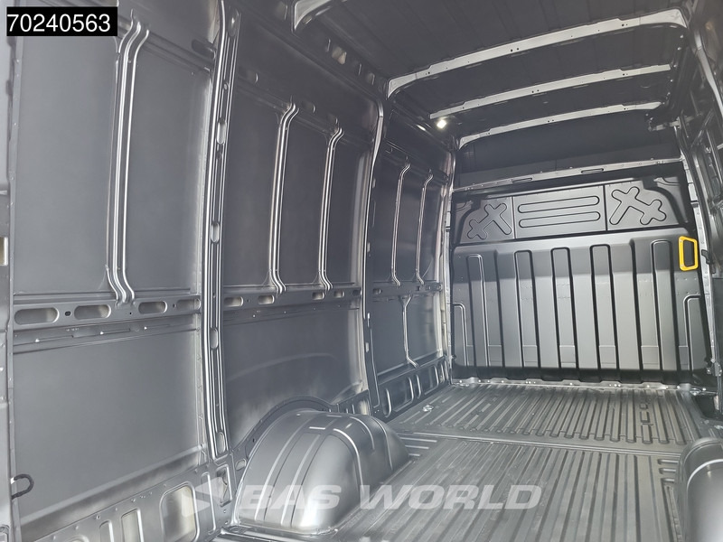 Novi Furgon Iveco Daily 35C18 3.0L 180PK Automaat Dubbellucht L2H2 ACC Navi Camera 12Airco: slika Novi Furgon Iveco Daily 35C18 3.0L 180PK Automaat Dubbellucht L2H2 ACC Navi Camera 12Airco
