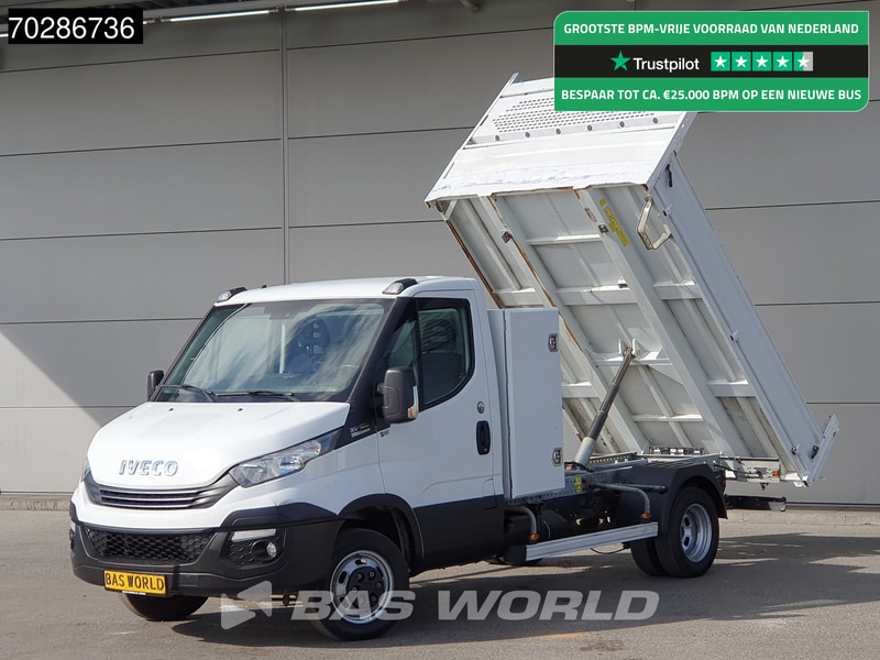 Iveco Daily 35C18 3.0L Automaat Kipper met Kist Dubbellucht 3,5t Trekhaak Airco Euro6 Tipper Kieper Benne 2m3 Airco Trekhaak Cruise control - Mali kamion kiper: slika Iveco Daily 35C18 3.0L Automaat Kipper met Kist Dubbellucht 3,5t Trekhaak Airco Euro6 Tipper Kieper Benne 2m3 Airco Trekhaak Cruise control - Mali kamion kiper Iveco Daily 35C18 3.0L Automaat Kipper met Kist Dubbellucht 3,5t Trekhaak Airco Euro6 Tipper Kieper Benne 2m3 Airco Trekhaak Cruise control - Mali kamion kiper: slika Iveco Daily 35C18 3.0L Automaat Kipper met Kist Dubbellucht 3,5t Trekhaak Airco Euro6 Tipper Kieper Benne 2m3 Airco Trekhaak Cruise control - Mali kamion kiper
