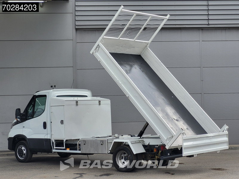 Iveco Daily 35C18 3.0L Automaat Kipper met Kist Dubbellucht 3,5t Trekhaak Cruise Euro6 Tipper Benne Kieper 2m3 Trekhaak Cruise control - Mali kamion kiper: slika Iveco Daily 35C18 3.0L Automaat Kipper met Kist Dubbellucht 3,5t Trekhaak Cruise Euro6 Tipper Benne Kieper 2m3 Trekhaak Cruise control - Mali kamion kiper Iveco Daily 35C18 3.0L Automaat Kipper met Kist Dubbellucht 3,5t Trekhaak Cruise Euro6 Tipper Benne Kieper 2m3 Trekhaak Cruise control - Mali kamion kiper: slika Iveco Daily 35C18 3.0L Automaat Kipper met Kist Dubbellucht 3,5t Trekhaak Cruise Euro6 Tipper Benne Kieper 2m3 Trekhaak Cruise control - Mali kamion kiper