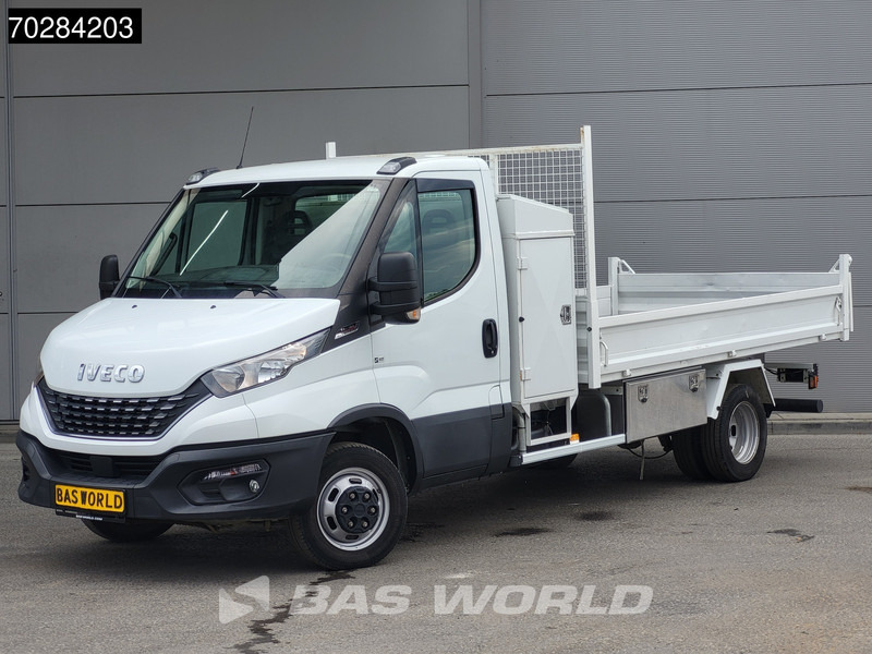 Iveco Daily 35C18 3.0L Automaat Kipper met Kist Dubbellucht 3,5t Trekhaak Cruise Euro6 Tipper Benne Kieper 2m3 Trekhaak Cruise control - Mali kamion kiper: slika Iveco Daily 35C18 3.0L Automaat Kipper met Kist Dubbellucht 3,5t Trekhaak Cruise Euro6 Tipper Benne Kieper 2m3 Trekhaak Cruise control - Mali kamion kiper Iveco Daily 35C18 3.0L Automaat Kipper met Kist Dubbellucht 3,5t Trekhaak Cruise Euro6 Tipper Benne Kieper 2m3 Trekhaak Cruise control - Mali kamion kiper: slika Iveco Daily 35C18 3.0L Automaat Kipper met Kist Dubbellucht 3,5t Trekhaak Cruise Euro6 Tipper Benne Kieper 2m3 Trekhaak Cruise control - Mali kamion kiper