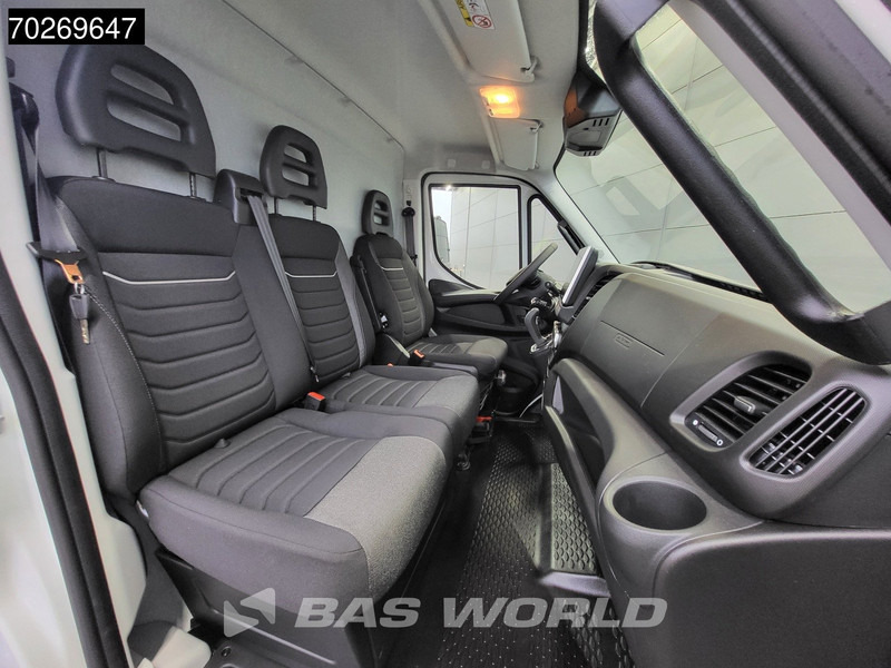 Novi Furgon Iveco Daily 35S21 210PK 3.0L Automaat 2025 model L2H2 Trekhaak Tacho ACC LED CarPlay Velgen Camera 12m3 Airco Trekhaak: slika Novi Furgon Iveco Daily 35S21 210PK 3.0L Automaat 2025 model L2H2 Trekhaak Tacho ACC LED CarPlay Velgen Camera 12m3 Airco Trekhaak