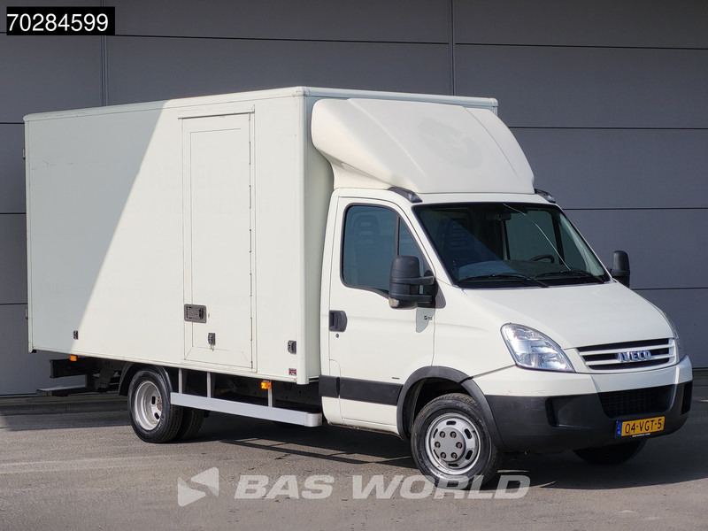 Iveco Daily 40C15 3.0L Bakwagen met achterdeuren APK 04-26 Trekhaak Koffer Meubelbak 19m3 Trekhaak - Dostavno vozilo sa zatvorenim sandukom: slika Iveco Daily 40C15 3.0L Bakwagen met achterdeuren APK 04-26 Trekhaak Koffer Meubelbak 19m3 Trekhaak - Dostavno vozilo sa zatvorenim sandukom Iveco Daily 40C15 3.0L Bakwagen met achterdeuren APK 04-26 Trekhaak Koffer Meubelbak 19m3 Trekhaak - Dostavno vozilo sa zatvorenim sandukom: slika Iveco Daily 40C15 3.0L Bakwagen met achterdeuren APK 04-26 Trekhaak Koffer Meubelbak 19m3 Trekhaak - Dostavno vozilo sa zatvorenim sandukom