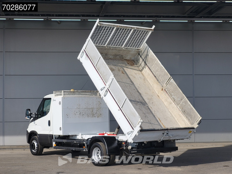 Iveco Daily 72C18 3.0L Kipper met Kist Dubbellucht 3,5t Trekhaak Airco Cruise Euro6 Tipper Benne Kieper Airco Trekhaak Cruise control - Mali kamion kiper: slika Iveco Daily 72C18 3.0L Kipper met Kist Dubbellucht 3,5t Trekhaak Airco Cruise Euro6 Tipper Benne Kieper Airco Trekhaak Cruise control - Mali kamion kiper Iveco Daily 72C18 3.0L Kipper met Kist Dubbellucht 3,5t Trekhaak Airco Cruise Euro6 Tipper Benne Kieper Airco Trekhaak Cruise control - Mali kamion kiper: slika Iveco Daily 72C18 3.0L Kipper met Kist Dubbellucht 3,5t Trekhaak Airco Cruise Euro6 Tipper Benne Kieper Airco Trekhaak Cruise control - Mali kamion kiper