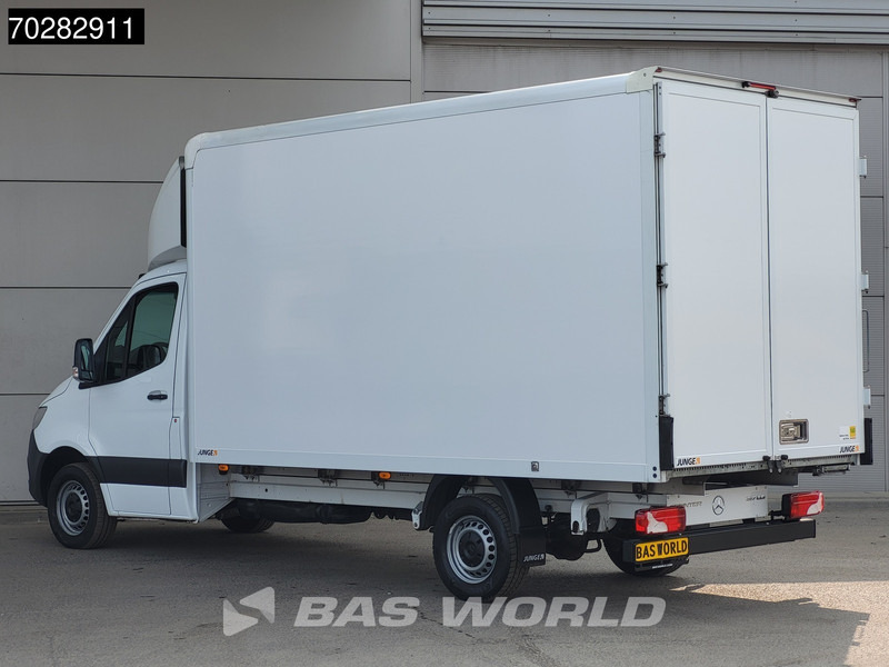 Mercedes-Benz Sprinter 317 CDI Automaat Bakwagen Achterdeuren Airco Camera Euro6 Meubelbak Koffer 21m3 Airco - Dostavno vozilo sa zatvorenim sandukom: slika Mercedes-Benz Sprinter 317 CDI Automaat Bakwagen Achterdeuren Airco Camera Euro6 Meubelbak Koffer 21m3 Airco - Dostavno vozilo sa zatvorenim sandukom Mercedes-Benz Sprinter 317 CDI Automaat Bakwagen Achterdeuren Airco Camera Euro6 Meubelbak Koffer 21m3 Airco - Dostavno vozilo sa zatvorenim sandukom: slika Mercedes-Benz Sprinter 317 CDI Automaat Bakwagen Achterdeuren Airco Camera Euro6 Meubelbak Koffer 21m3 Airco - Dostavno vozilo sa zatvorenim sandukom