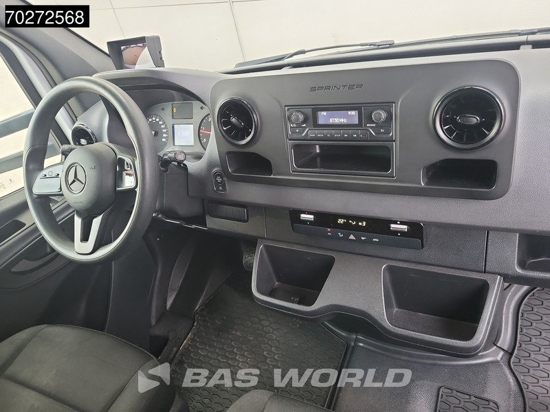 Dostavno vozilo sa zatvorenim sandukom Mercedes-Benz Sprinter 317 CDI Automaat Bakwagen Laadklep Camera Airco Koffer Meubelbak 20m3 Airco: slika Dostavno vozilo sa zatvorenim sandukom Mercedes-Benz Sprinter 317 CDI Automaat Bakwagen Laadklep Camera Airco Koffer Meubelbak 20m3 Airco