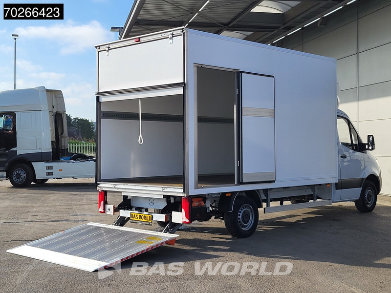 Mercedes-Benz Sprinter 317 CDI Automaat Laadklep Zijdeur Bakwagen Navi Airco Cruise MBUX Euro6 Meubelbak Koffer 12m3 Airco Cruise control - Dostavno vozilo sa zatvorenim sandukom: slika Mercedes-Benz Sprinter 317 CDI Automaat Laadklep Zijdeur Bakwagen Navi Airco Cruise MBUX Euro6 Meubelbak Koffer 12m3 Airco Cruise control - Dostavno vozilo sa zatvorenim sandukom Mercedes-Benz Sprinter 317 CDI Automaat Laadklep Zijdeur Bakwagen Navi Airco Cruise MBUX Euro6 Meubelbak Koffer 12m3 Airco Cruise control - Dostavno vozilo sa zatvorenim sandukom: slika Mercedes-Benz Sprinter 317 CDI Automaat Laadklep Zijdeur Bakwagen Navi Airco Cruise MBUX Euro6 Meubelbak Koffer 12m3 Airco Cruise control - Dostavno vozilo sa zatvorenim sandukom