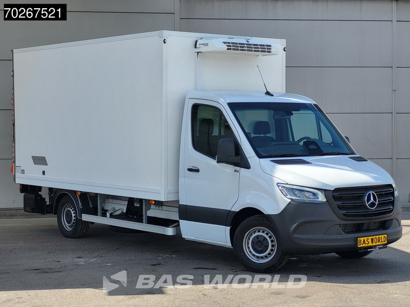 Mercedes-Benz Sprinter 317 CDI Koelwagen Vriezer Laadklep Thermo King V-200 MAX 230V Stekker LED Airco 10inch MBUX CarPlay Euro6 Koel Koeler Kühl Kühle - Dostavno vozilo hladnjača: slika Mercedes-Benz Sprinter 317 CDI Koelwagen Vriezer Laadklep Thermo King V-200 MAX 230V Stekker LED Airco 10inch MBUX CarPlay Euro6 Koel Koeler Kühl Kühle - Dostavno vozilo hladnjača Mercedes-Benz Sprinter 317 CDI Koelwagen Vriezer Laadklep Thermo King V-200 MAX 230V Stekker LED Airco 10inch MBUX CarPlay Euro6 Koel Koeler Kühl Kühle - Dostavno vozilo hladnjača: slika Mercedes-Benz Sprinter 317 CDI Koelwagen Vriezer Laadklep Thermo King V-200 MAX 230V Stekker LED Airco 10inch MBUX CarPlay Euro6 Koel Koeler Kühl Kühle - Dostavno vozilo hladnjača