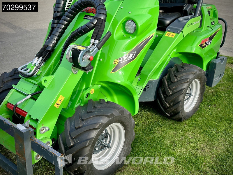 Avant E527 TDL - Utovarivač na kotačima: slika Avant E527 TDL - Utovarivač na kotačima Avant E527 TDL - Utovarivač na kotačima: slika Avant E527 TDL - Utovarivač na kotačima