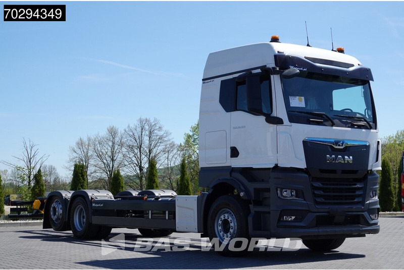 MAN TGX 26.520 TGX 6X2 Lift-Steering Axle Euro 6 - Kamion-šasija: slika MAN TGX 26.520 TGX 6X2 Lift-Steering Axle Euro 6 - Kamion-šasija MAN TGX 26.520 TGX 6X2 Lift-Steering Axle Euro 6 - Kamion-šasija: slika MAN TGX 26.520 TGX 6X2 Lift-Steering Axle Euro 6 - Kamion-šasija