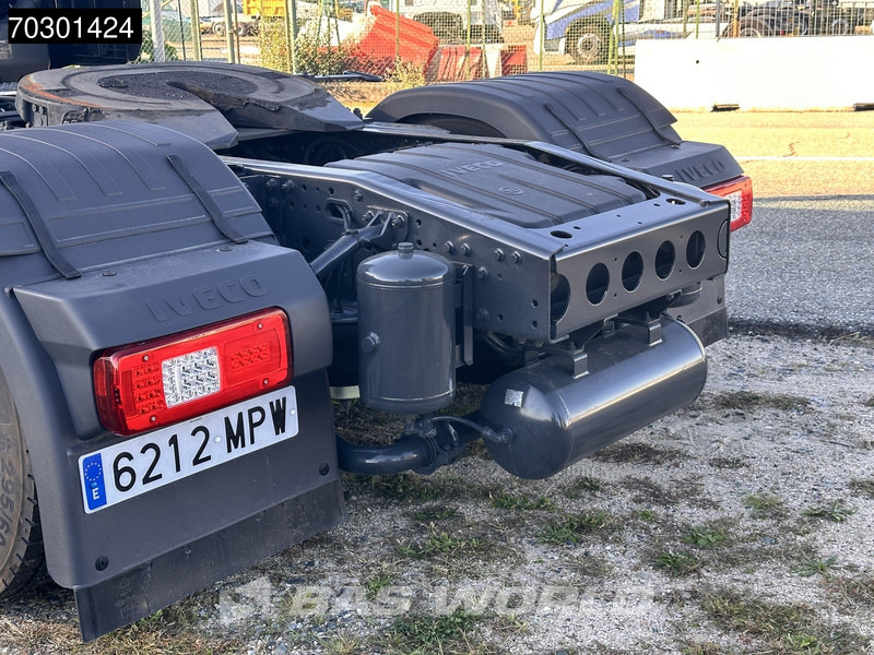 Novi Tegljač Iveco S-Way 460 4X2 Metallica Edition! LNG Full-Air Retarder 2xTanks Standklima Euro 6: slika Novi Tegljač Iveco S-Way 460 4X2 Metallica Edition! LNG Full-Air Retarder 2xTanks Standklima Euro 6