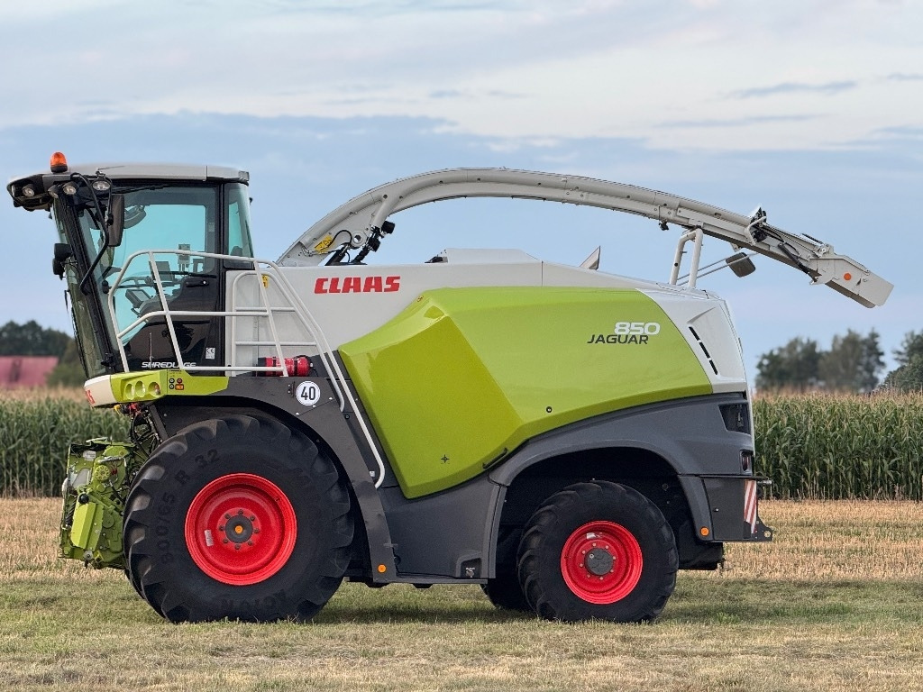 Claas Jaguar 850 Allrad + Kemper 360 PLUS - Silažni kombajn: slika Claas Jaguar 850 Allrad + Kemper 360 PLUS - Silažni kombajn Claas Jaguar 850 Allrad + Kemper 360 PLUS - Silažni kombajn: slika Claas Jaguar 850 Allrad + Kemper 360 PLUS - Silažni kombajn