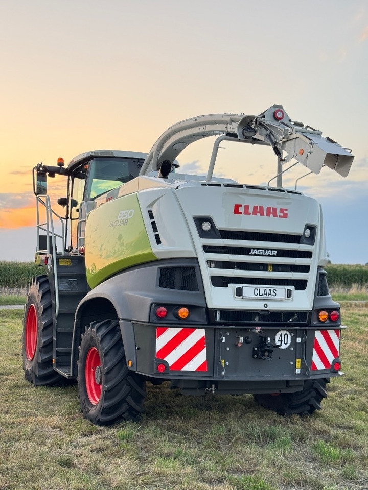 Claas Jaguar 850 Allrad + Kemper 360 PLUS - Silažni kombajn: slika Claas Jaguar 850 Allrad + Kemper 360 PLUS - Silažni kombajn Claas Jaguar 850 Allrad + Kemper 360 PLUS - Silažni kombajn: slika Claas Jaguar 850 Allrad + Kemper 360 PLUS - Silažni kombajn