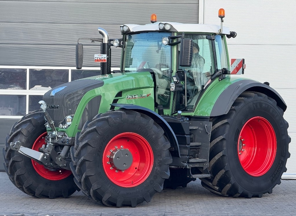 Fendt 939 SCR Profi Plus - Traktor: slika Fendt 939 SCR Profi Plus - Traktor Fendt 939 SCR Profi Plus - Traktor: slika Fendt 939 SCR Profi Plus - Traktor