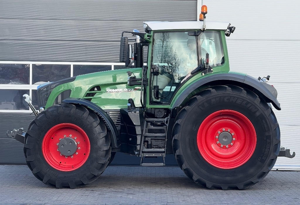 Fendt 939 SCR Profi Plus - Traktor: slika Fendt 939 SCR Profi Plus - Traktor Fendt 939 SCR Profi Plus - Traktor: slika Fendt 939 SCR Profi Plus - Traktor