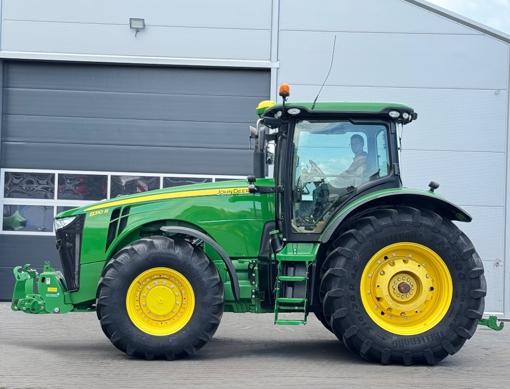 John Deere 8310 R - Traktor: slika John Deere 8310 R - Traktor John Deere 8310 R - Traktor: slika John Deere 8310 R - Traktor