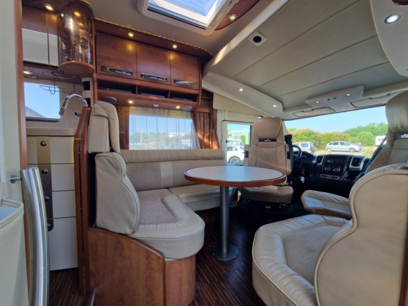 Carthago Chic E-Line 44 - Integrirani kamper: slika Carthago Chic E-Line 44 - Integrirani kamper Carthago Chic E-Line 44 - Integrirani kamper: slika Carthago Chic E-Line 44 - Integrirani kamper