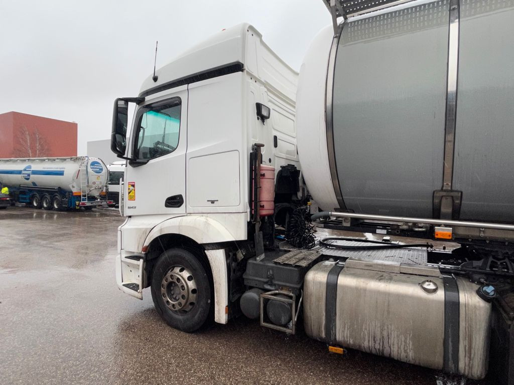 Lag BURG Holvrieka - Poluprikolica cisterna: slika Lag BURG Holvrieka - Poluprikolica cisterna Lag BURG Holvrieka - Poluprikolica cisterna: slika Lag BURG Holvrieka - Poluprikolica cisterna