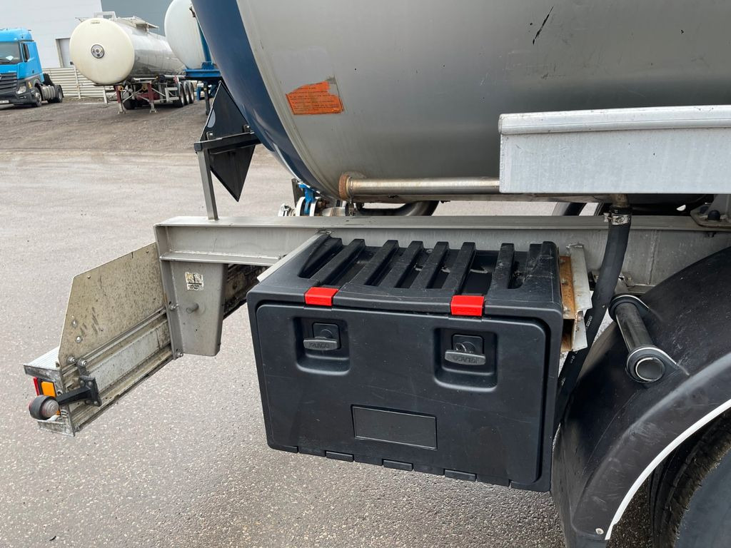 Magyar ADR 7 units - Poluprikolica cisterna: slika Magyar ADR 7 units - Poluprikolica cisterna Magyar ADR 7 units - Poluprikolica cisterna: slika Magyar ADR 7 units - Poluprikolica cisterna