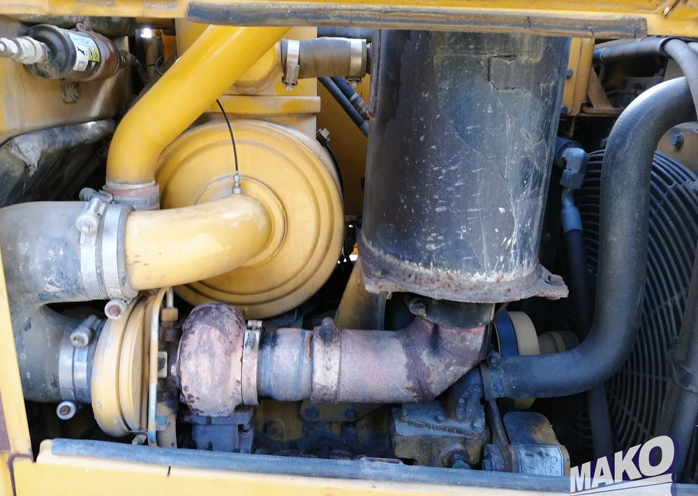 Buldožer Caterpillar D6N LGP: slika Buldožer Caterpillar D6N LGP Buldožer Caterpillar D6N LGP: slika Buldožer Caterpillar D6N LGP