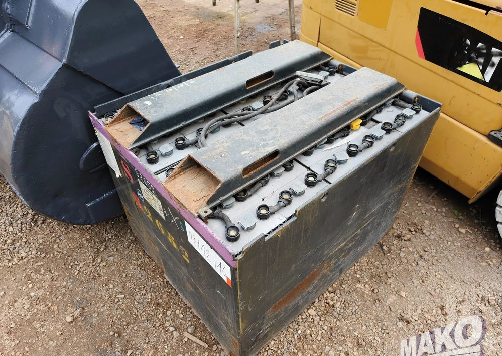 Caterpillar EP35K-PAC - Električni viličar: slika Caterpillar EP35K-PAC - Električni viličar Caterpillar EP35K-PAC - Električni viličar: slika Caterpillar EP35K-PAC - Električni viličar