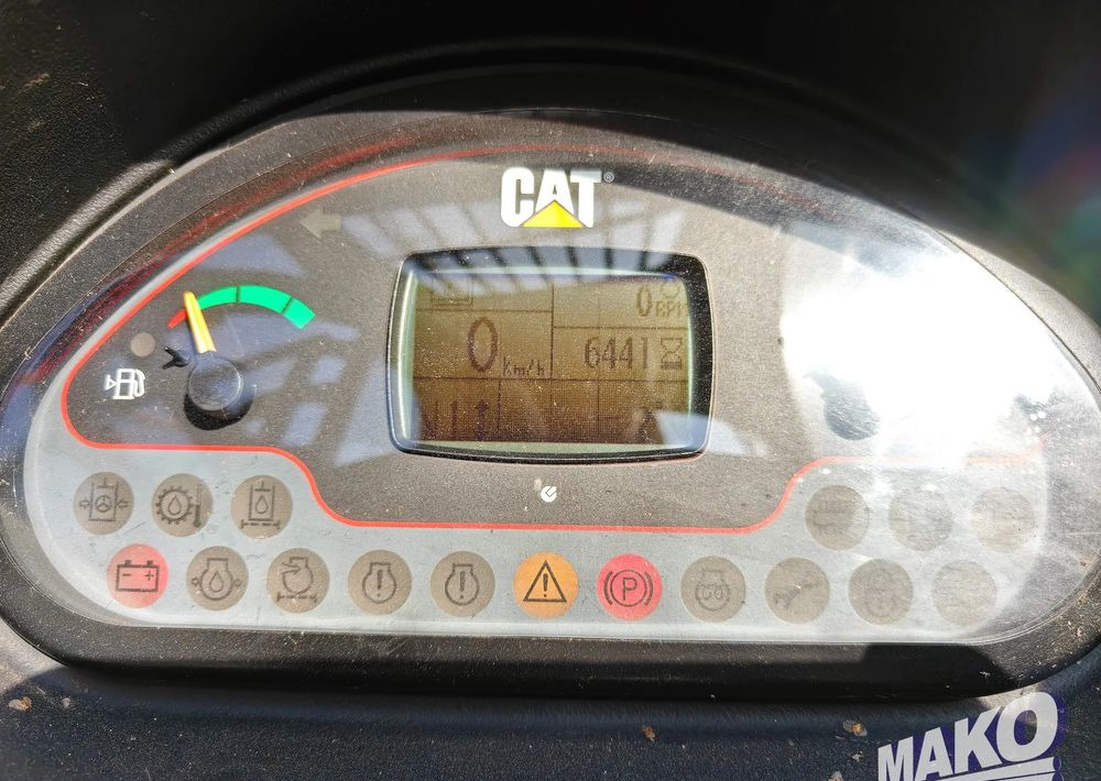 Teleskopski rukovatelj Caterpillar TH407: slika Teleskopski rukovatelj Caterpillar TH407 Teleskopski rukovatelj Caterpillar TH407: slika Teleskopski rukovatelj Caterpillar TH407