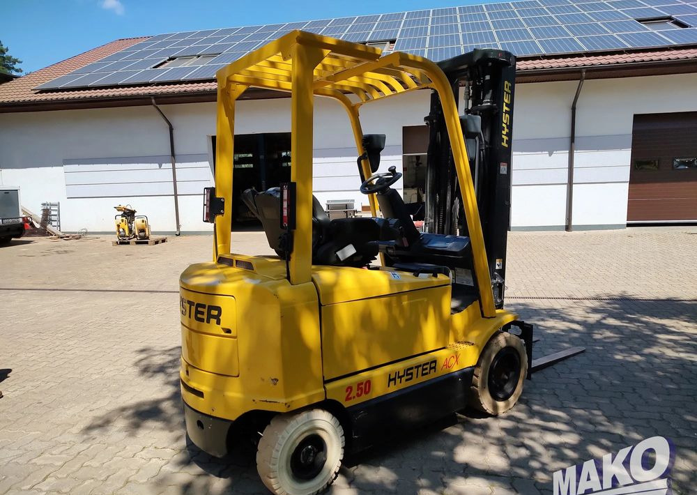 Hyster J2.50XM-717 - Električni viličar: slika Hyster J2.50XM-717 - Električni viličar Hyster J2.50XM-717 - Električni viličar: slika Hyster J2.50XM-717 - Električni viličar